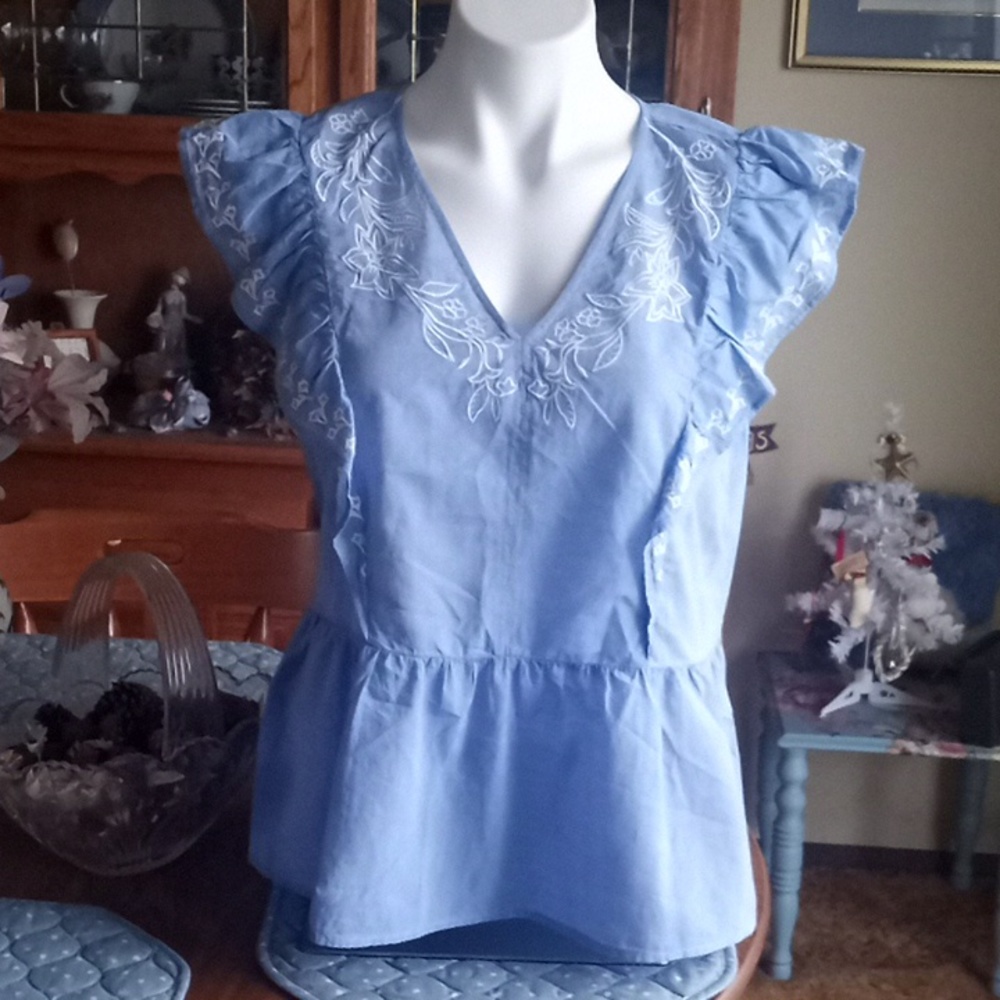 LOFT Ruffle Top - Picture 2 of 7